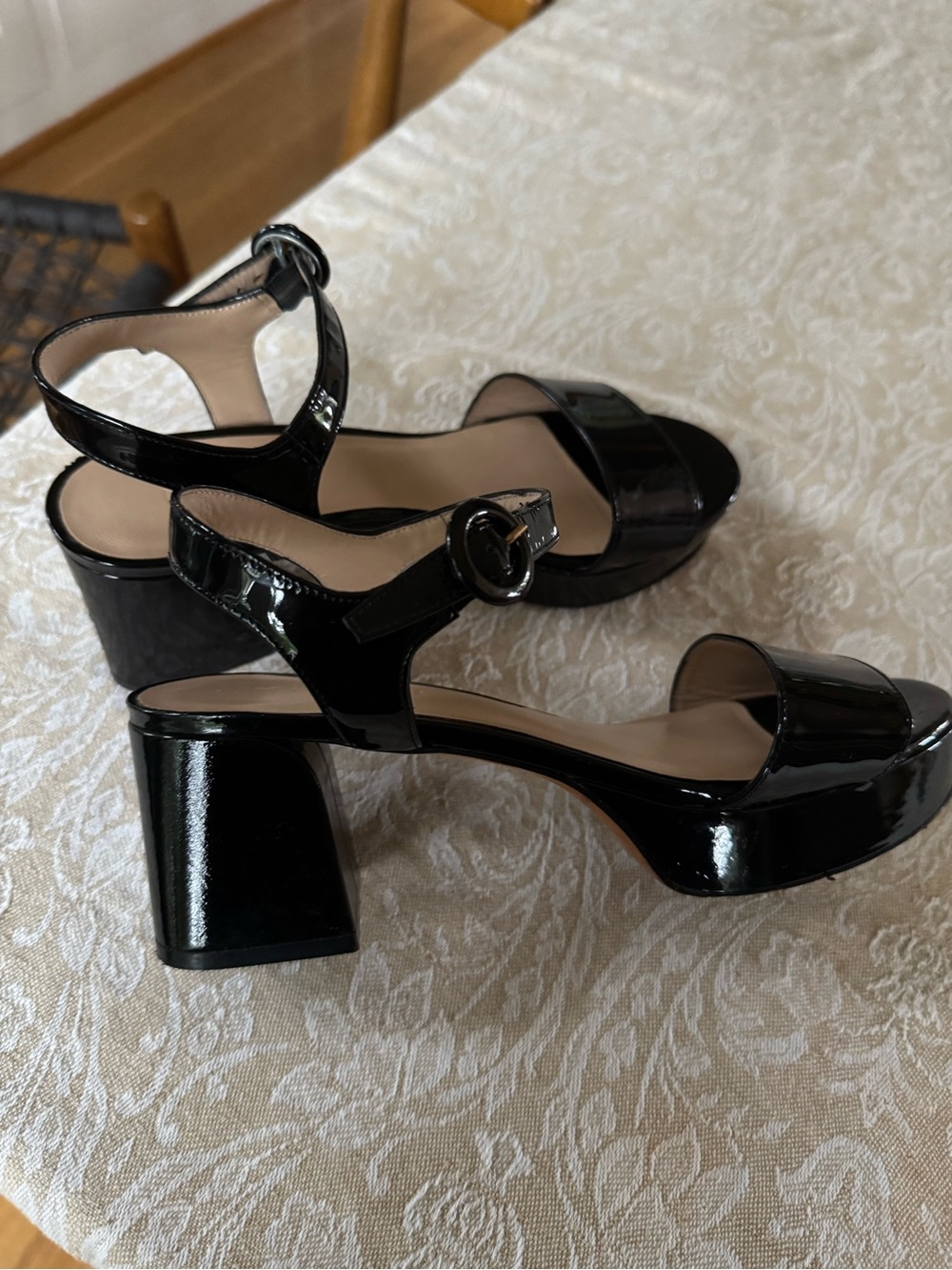 M Gemi Black Patent Fabulous block heel platform sandal size 38 (7-7.5)  ⭐️ - Picture 4 of 9